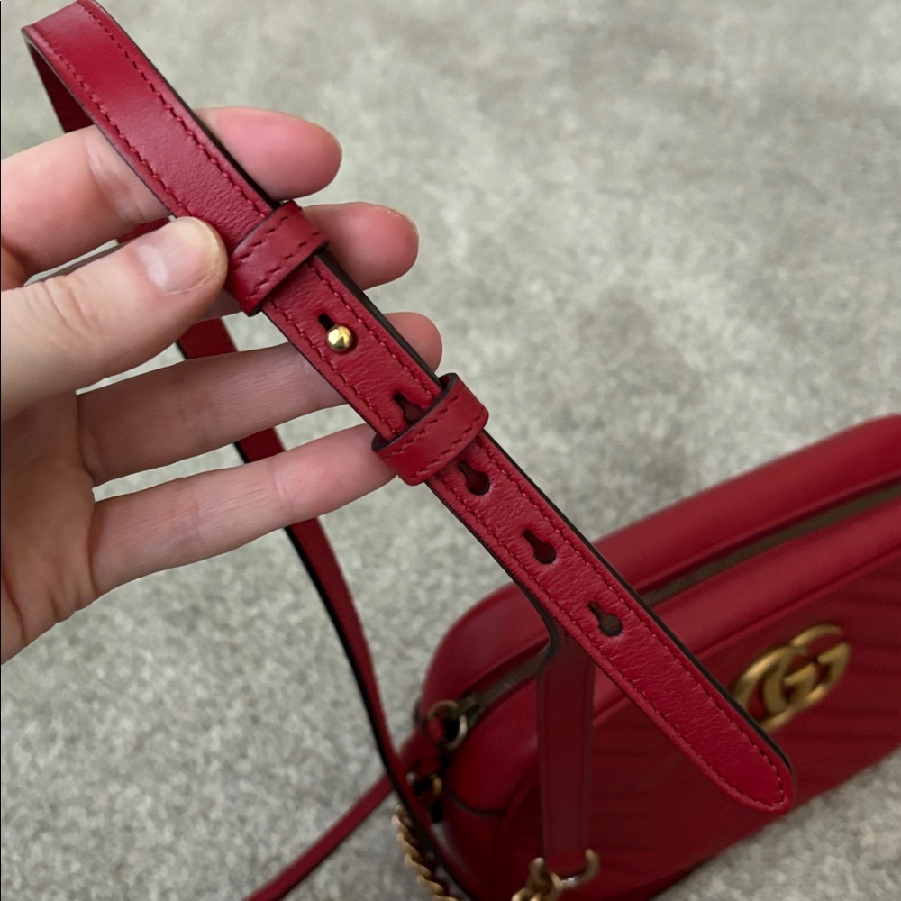 GG Marmont Small Matelasse Crossbody Bag - Picture 12 of 16